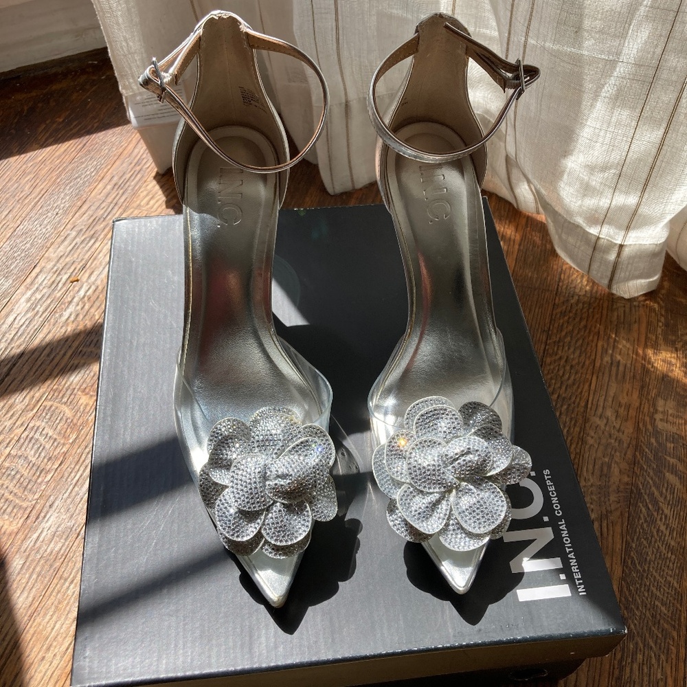 I.N.C. Sheona Silver Heels Sz 8.5 👠